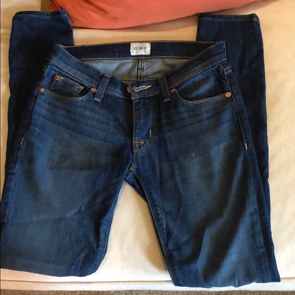 Hudson size 24